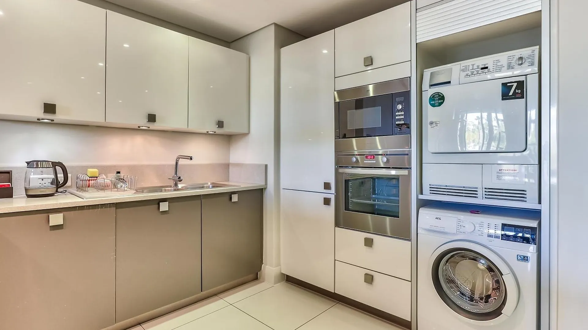Lawhill Luxury Apartments - V & A Waterfront Cape Town